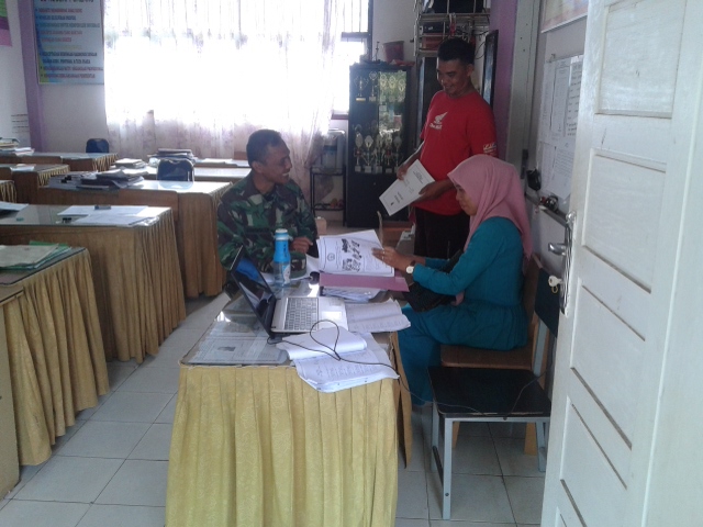 Babinsa Koramil Calang Silaturahmi Dengan Guru SD Negeri 1