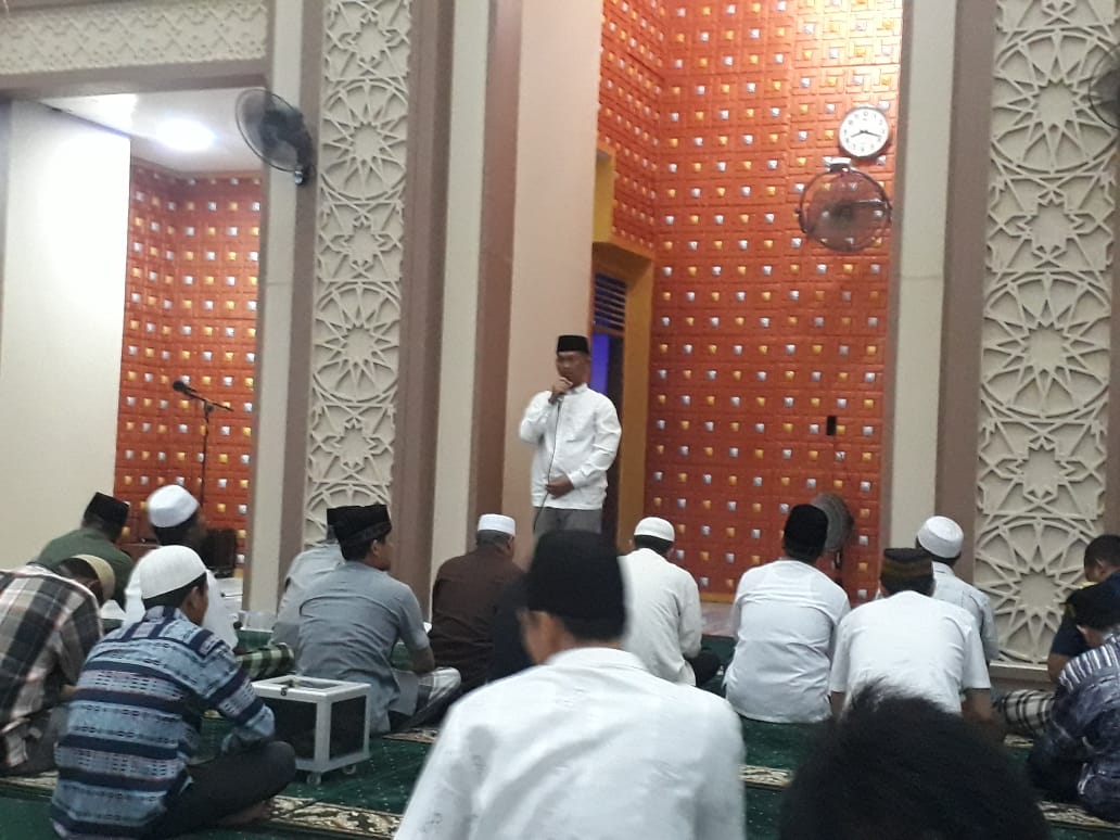 Dandim Subulussalam  Tarawih Keliling di Mesjid Agung Subulussalam