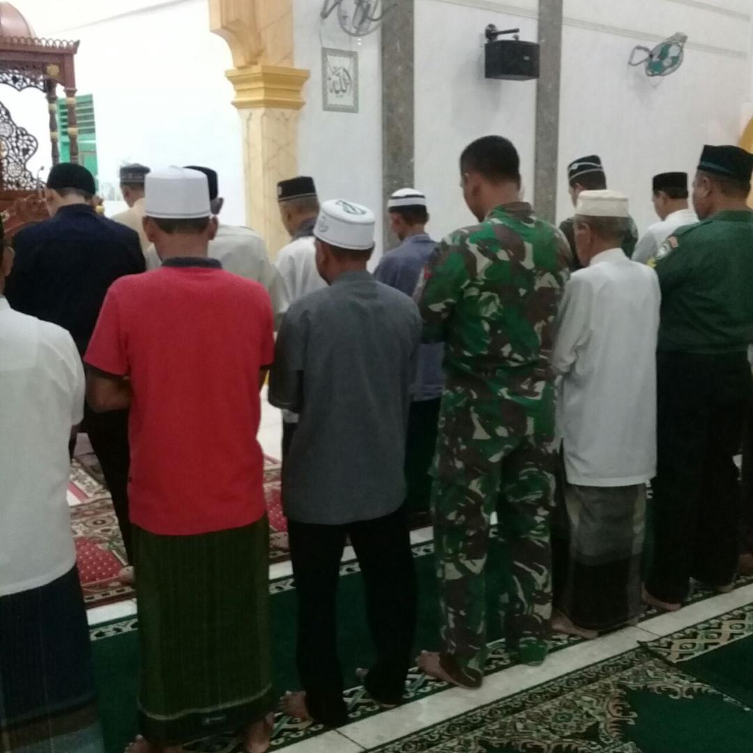 Manunggal Shalat Subuh Berjamaah Koramil 04/Peudada