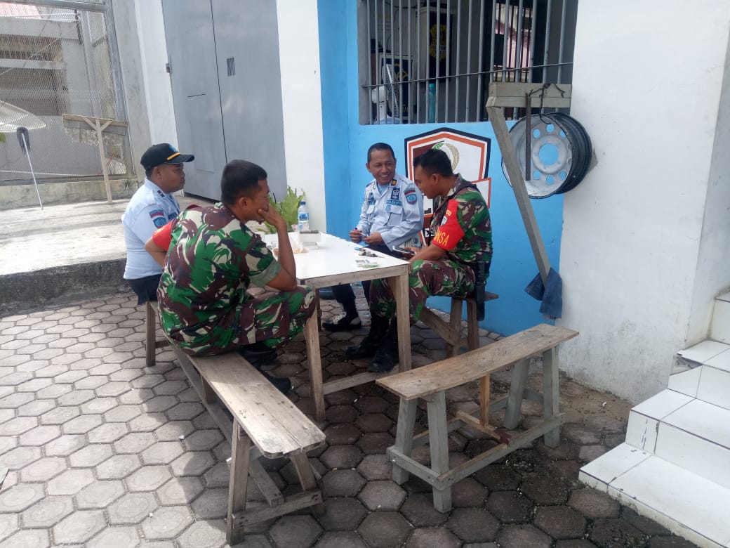 Antisipasi Terjadinya Kerusuhan, Babinsa Laksanakan Komsos ke Lapas Kelas 3 Abdya