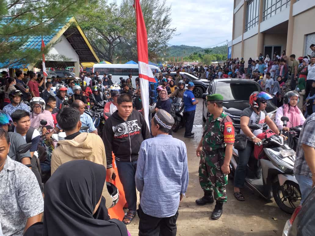 Babinsa Koramil 02 Bantu Pengamanan  Arus Balik  Lebaran