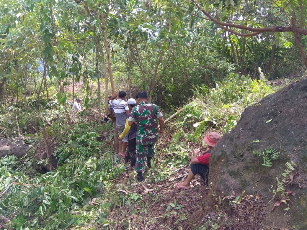 Babinsa Koramil 02 Bersama Masyarakat Patroli Daerah Rawan Karhutla