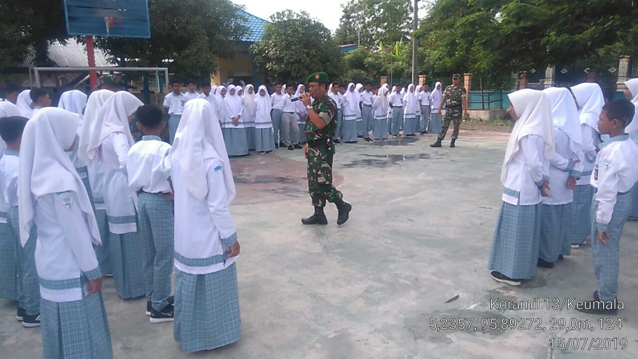Jajaran Koramil Kodim Pidie Tanamkan Rasa Nasionalisme Kepada Pelajar