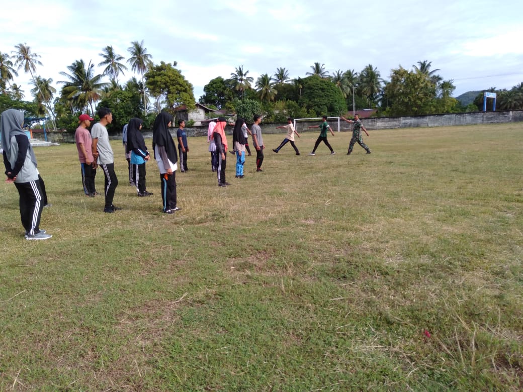 Koramil 03/Meukek Latih Paskibra Kecamatan