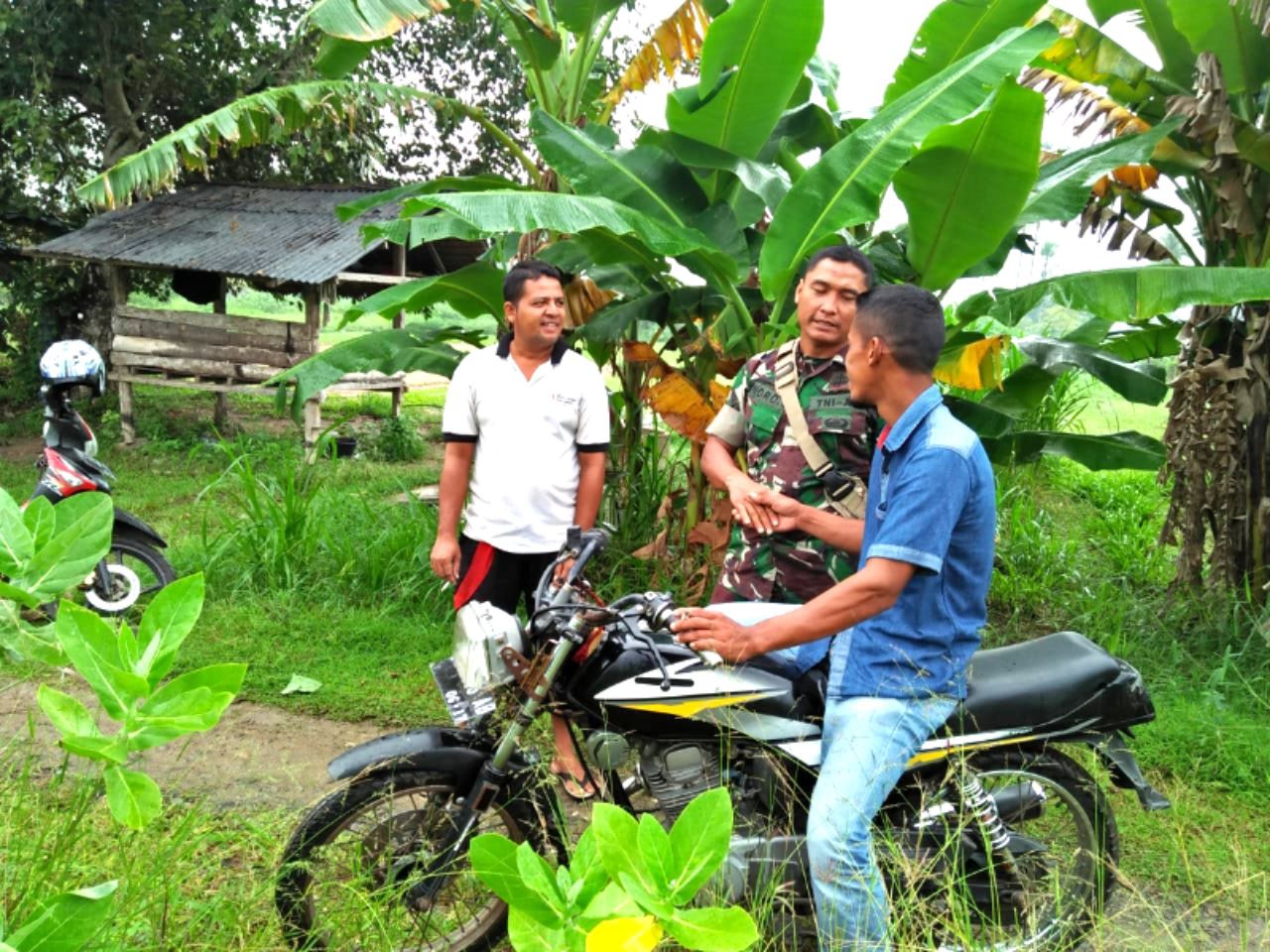 Babinsa Koramil 07/Baitussalam Himbau Masyarkat Antisipasi Bahaya Karhutla
