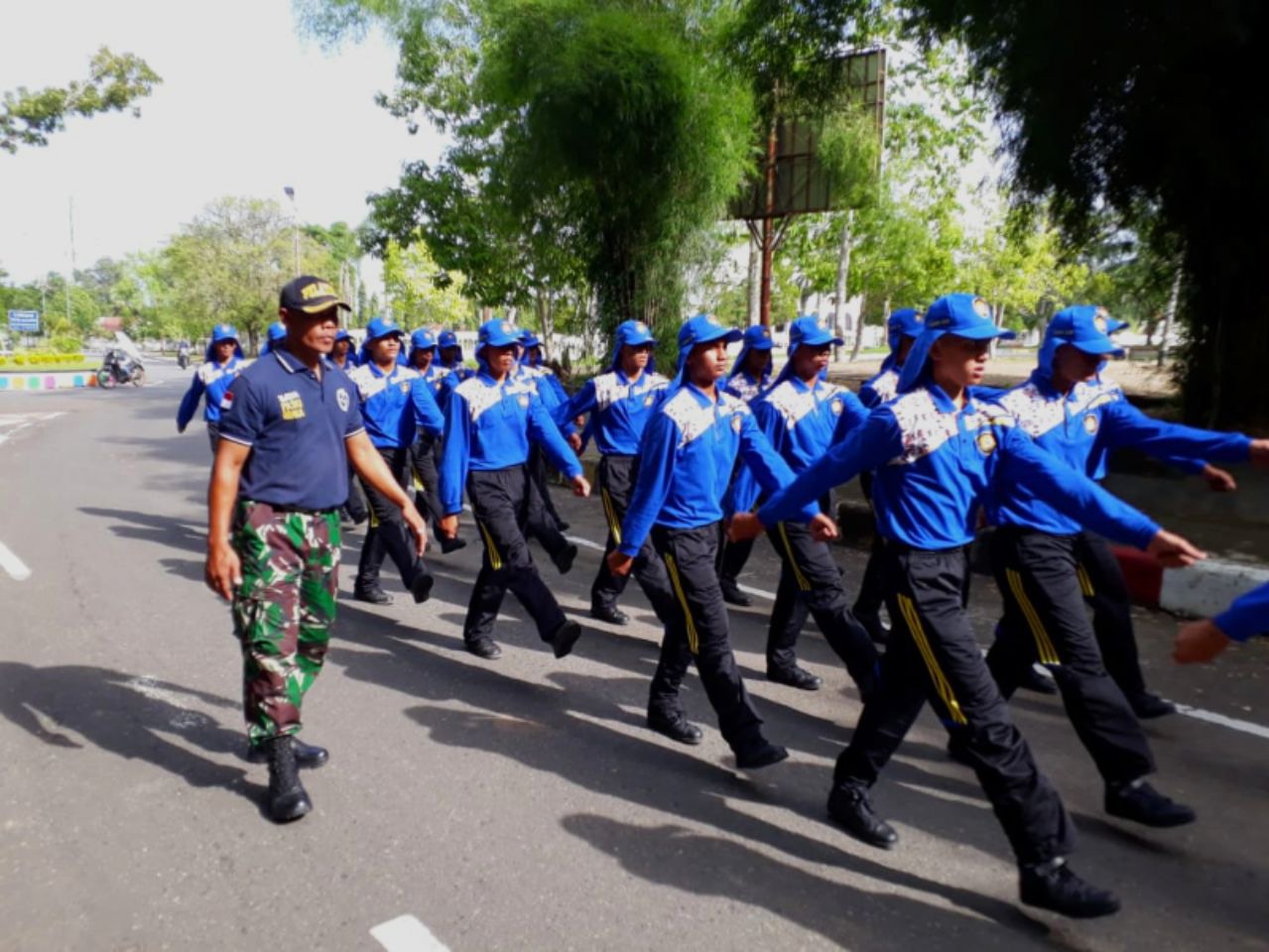 Jelang HUT RI Ke 74, Babinsa Koramil 17/Jantho Fokus Latihkan Paskibra