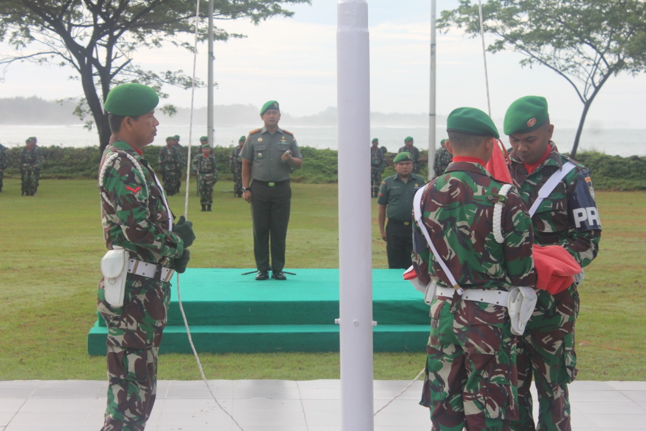 Kodim Aceh Jaya Gelar Upacara Pengibaran Bendera