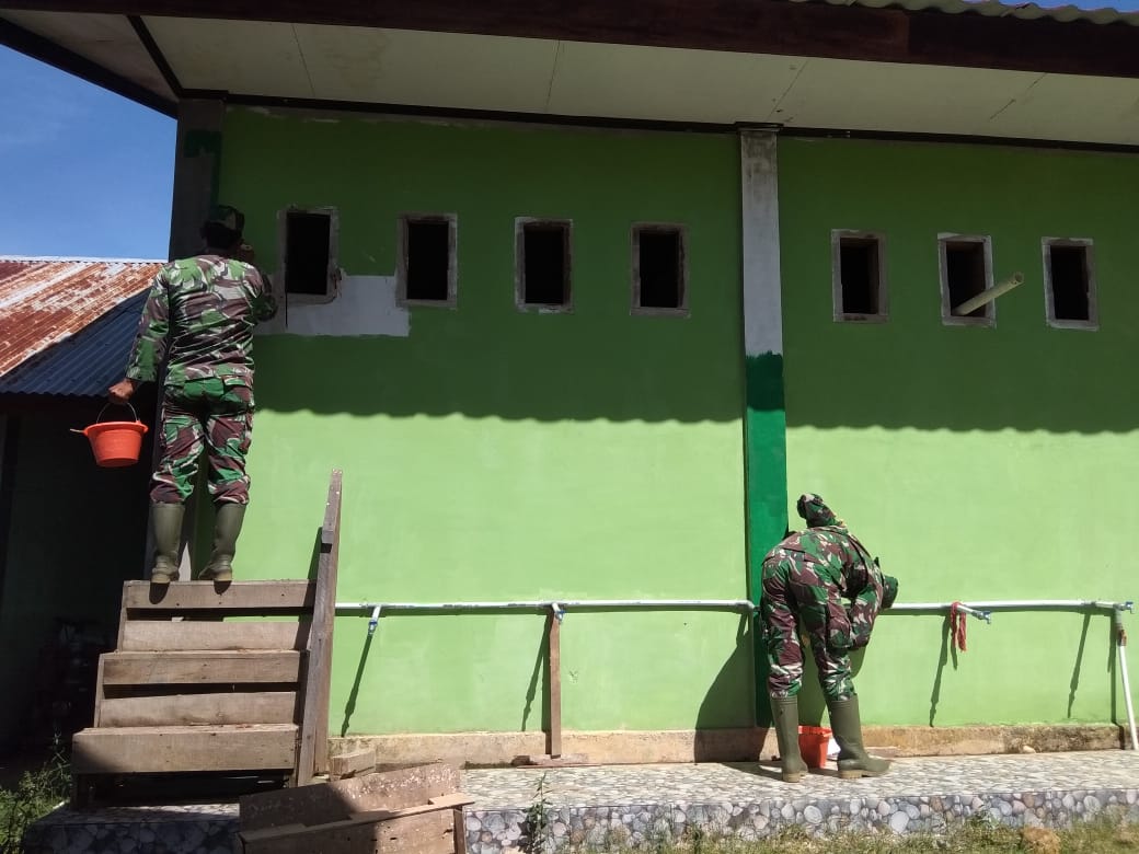 Kodim Aceh Jaya Bantu Pengecatan Pesantren