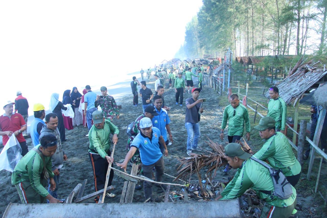 Korem 012/TU Olahraga Bersepeda Sambil Kerja Bakti