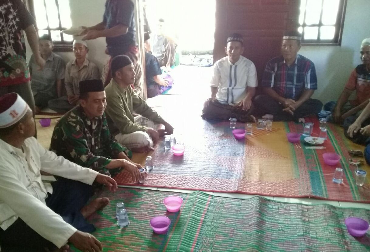 Babinsa Agara Hadiri Acara Syukuran dan Doa Turun Sawah