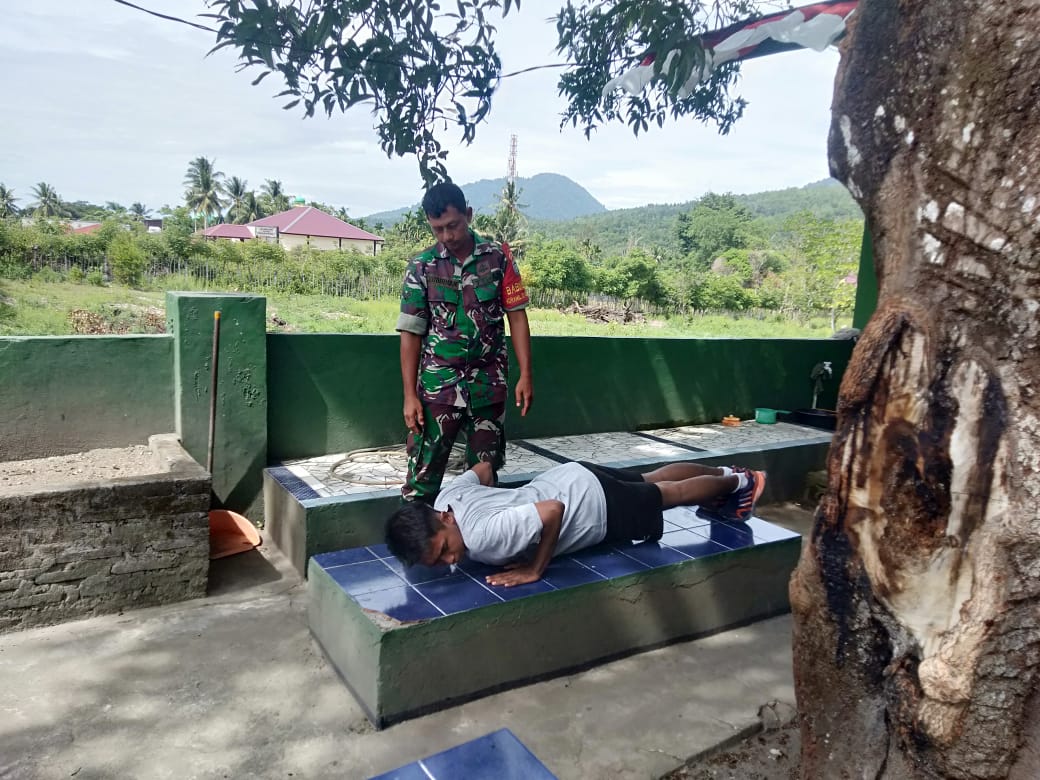 Babinsa Koramil Sukajaya Latih Jasmani Calon Prajurit TNI