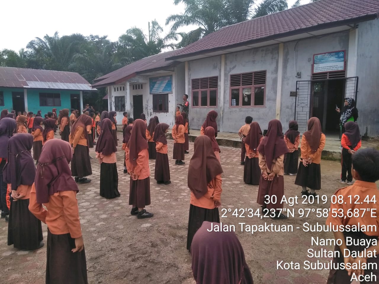 Babinsa Sultan Daulat Ajarkan Senam Pagi