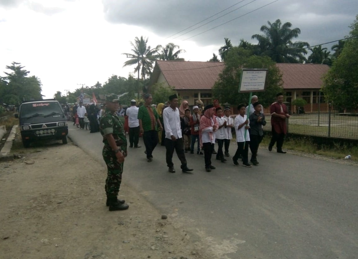 Sambut Tahun Baru Islam, Posramil Pasie Raya dan Warga Gelar Karnaval