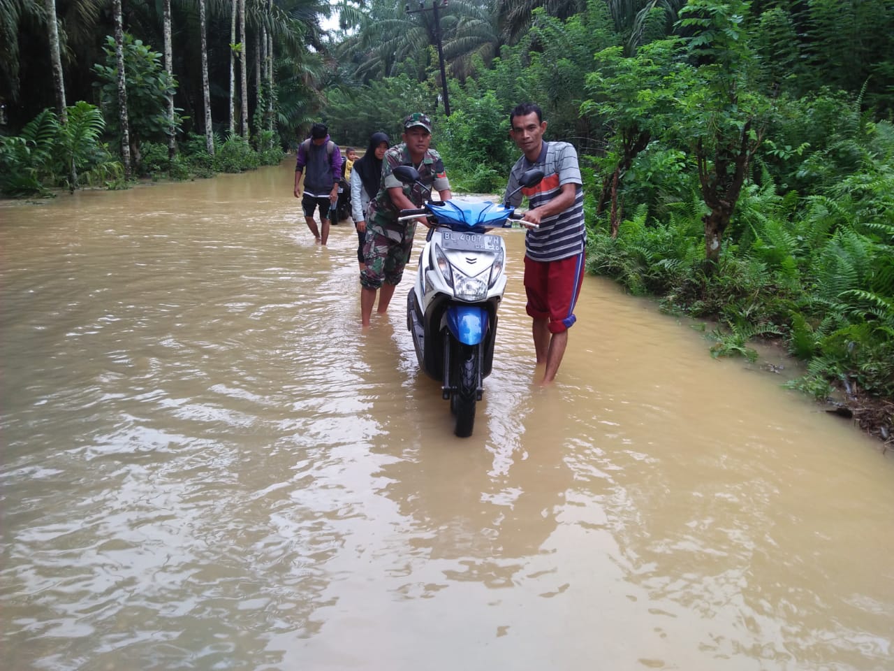 Kodim Nagan Raya Terus Bantu Penanganan Bencana Banjir
