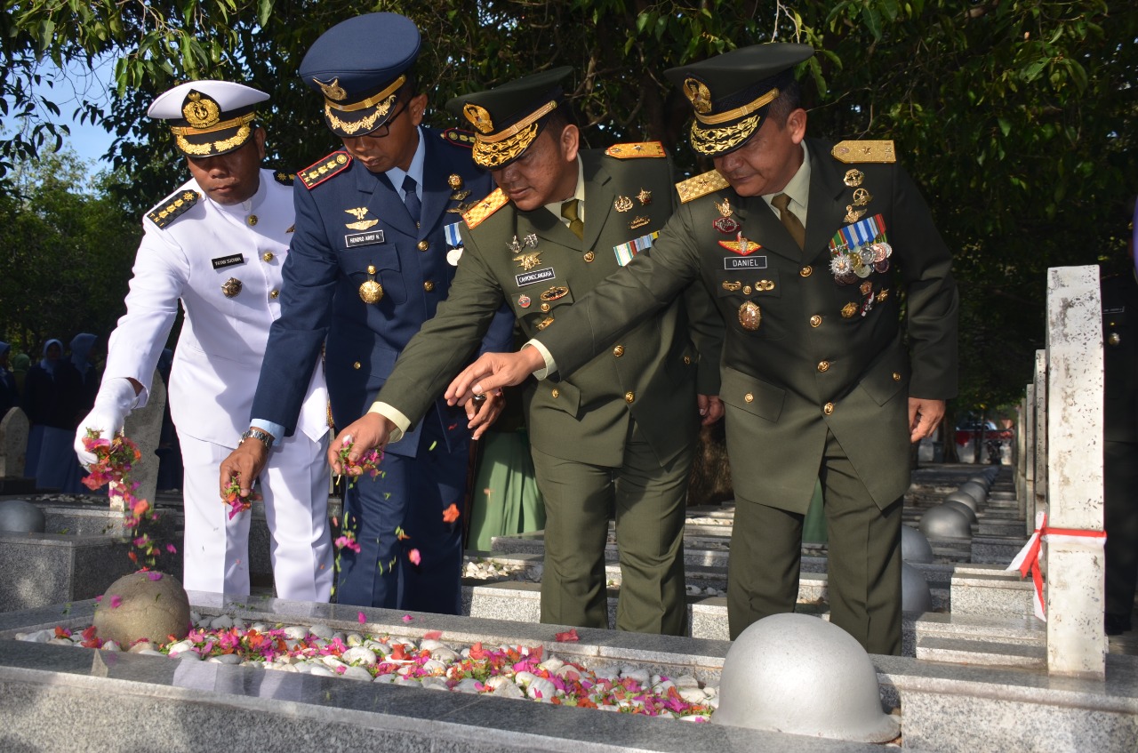 Kasdam IM Pimpin Ziarah di TMP Banda Aceh