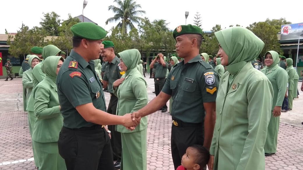 Dandim Pidie Pimpin Upacara Kenaikan Pangkat Prajurit 1 Oktober 2019