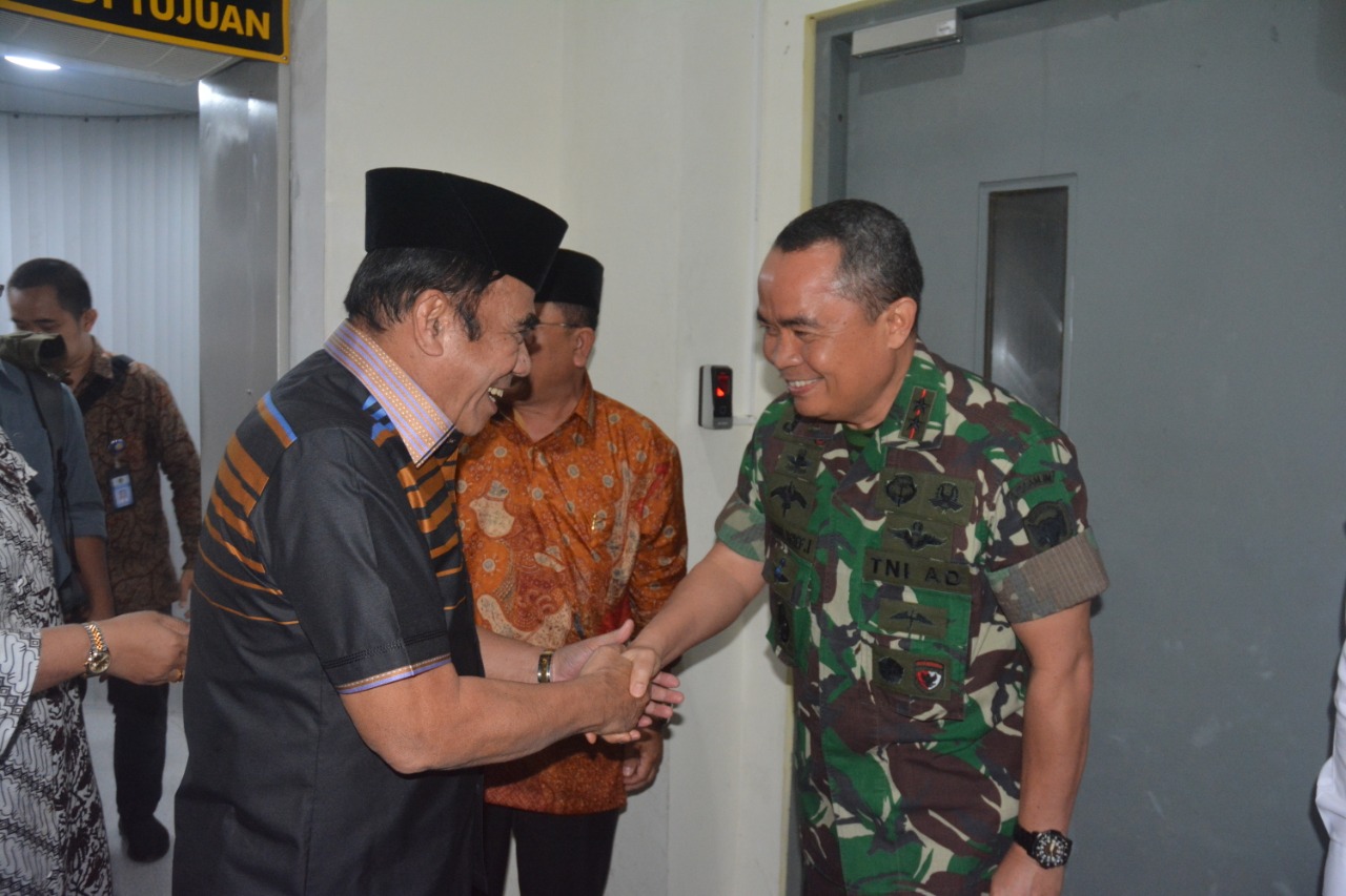 Pangdam IM Sambut Kedatangan Menag RI