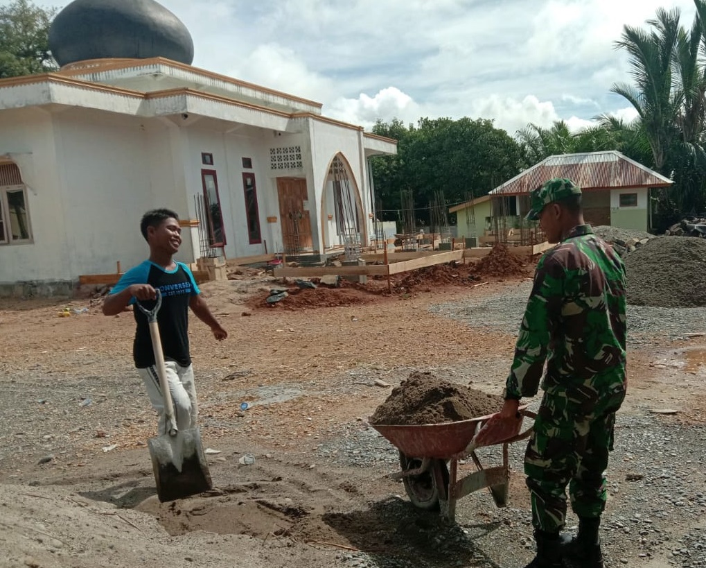 Serda Basri Bantu Pembangunan Mesjid