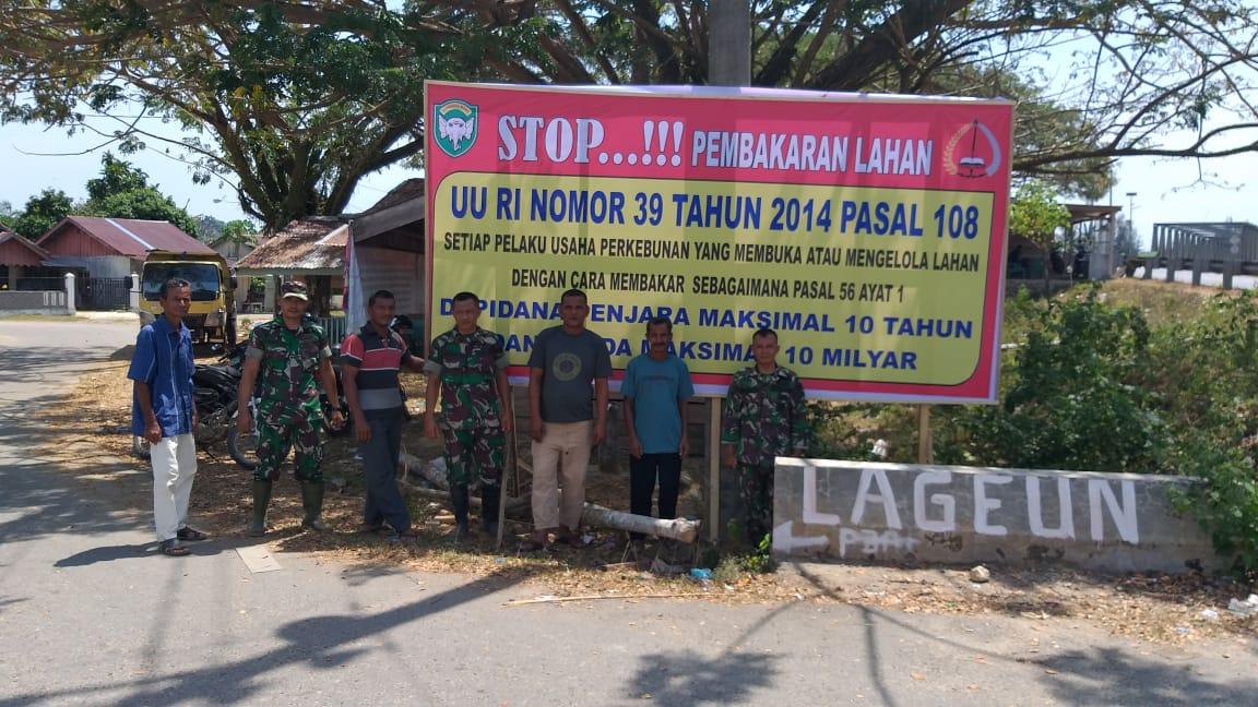 Kodim Aceh Jaya Pasang Puluhan Spanduk Cegah Karhutla