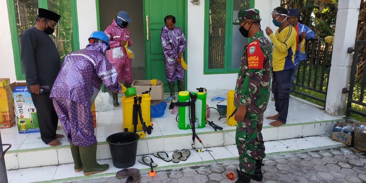 Babinsa Koramil 04/Meureubo dan Instansi Terkait Kembali Semprot Disinfektan