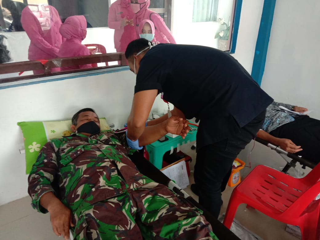Bantu Penuhi Stok Darah PMI, Prajurit Kodim Aceh Jaya Ikut Donor Darah