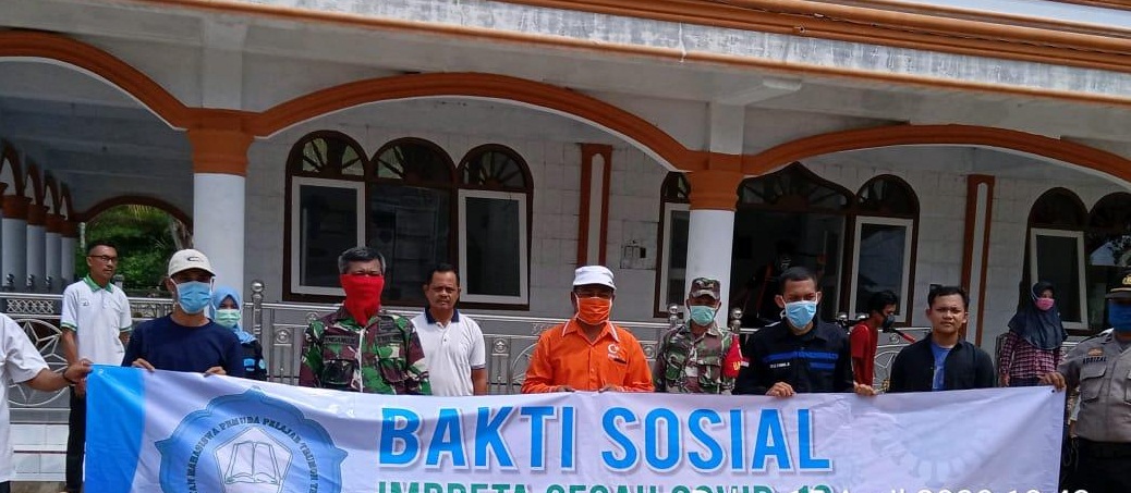 TNI Dan Muspika Trumon Tengah Bergerak Bersama Semprotkan Cairan Disinfektan