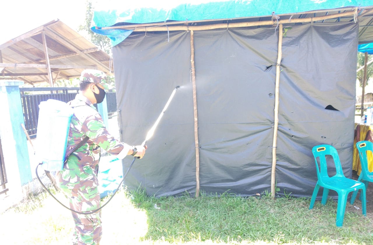 Putus Mata Rantai Penyebaran Covid-19, Koramil Bersama Muspika Terus Lakukan Penyemprotan Desinfektan