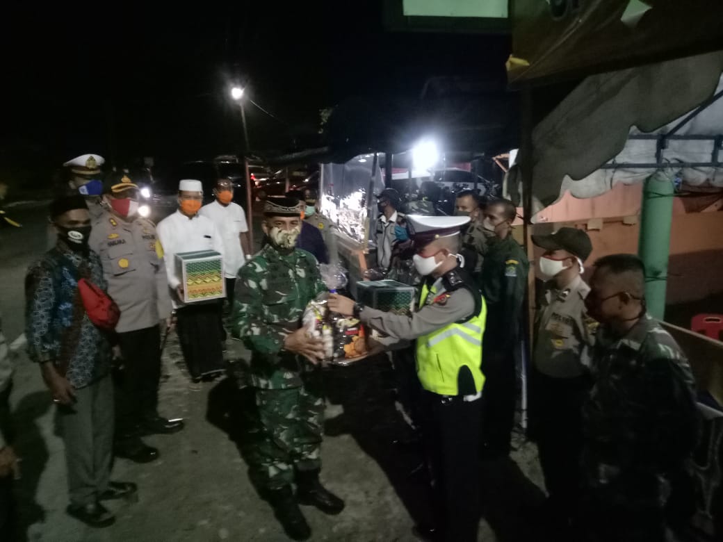 Dandim Bersama Forkopimda Tinjau Tinjau Posko Gugus Tugas Screening Covid-19 dan Pos Pengamanan Lebaran