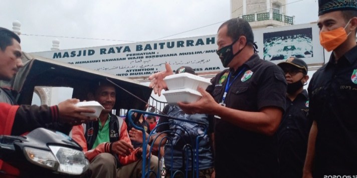 PSC Paldam dan Perbakad Kodam IM Kembali Bagikan 470 Takjil Ramadhan