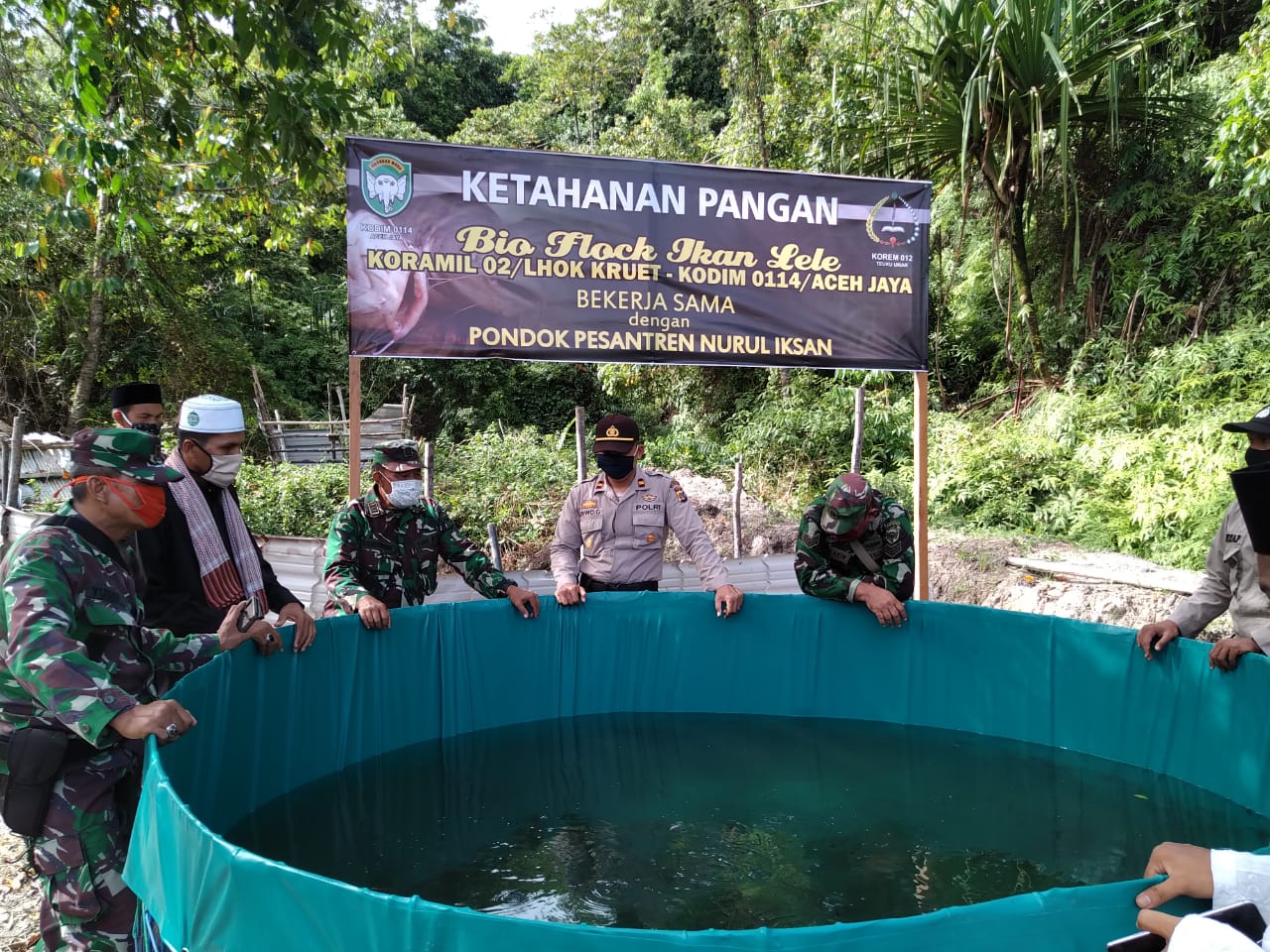 Kodim 0114/Aceh Jaya Serahkan Kolam Lele Untuk Pesantren