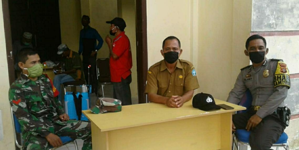 Bersinergi Putuskan Rantai Penyebaran Covid-19, TNI/Polri Komsos Dengan Kades Desa Binaan