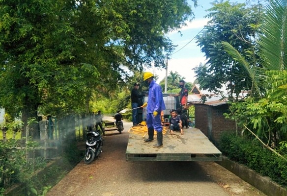 Paldam IM Beri Bantuan APD dan Melakukan Penyemprotan Cairan Disinfektan