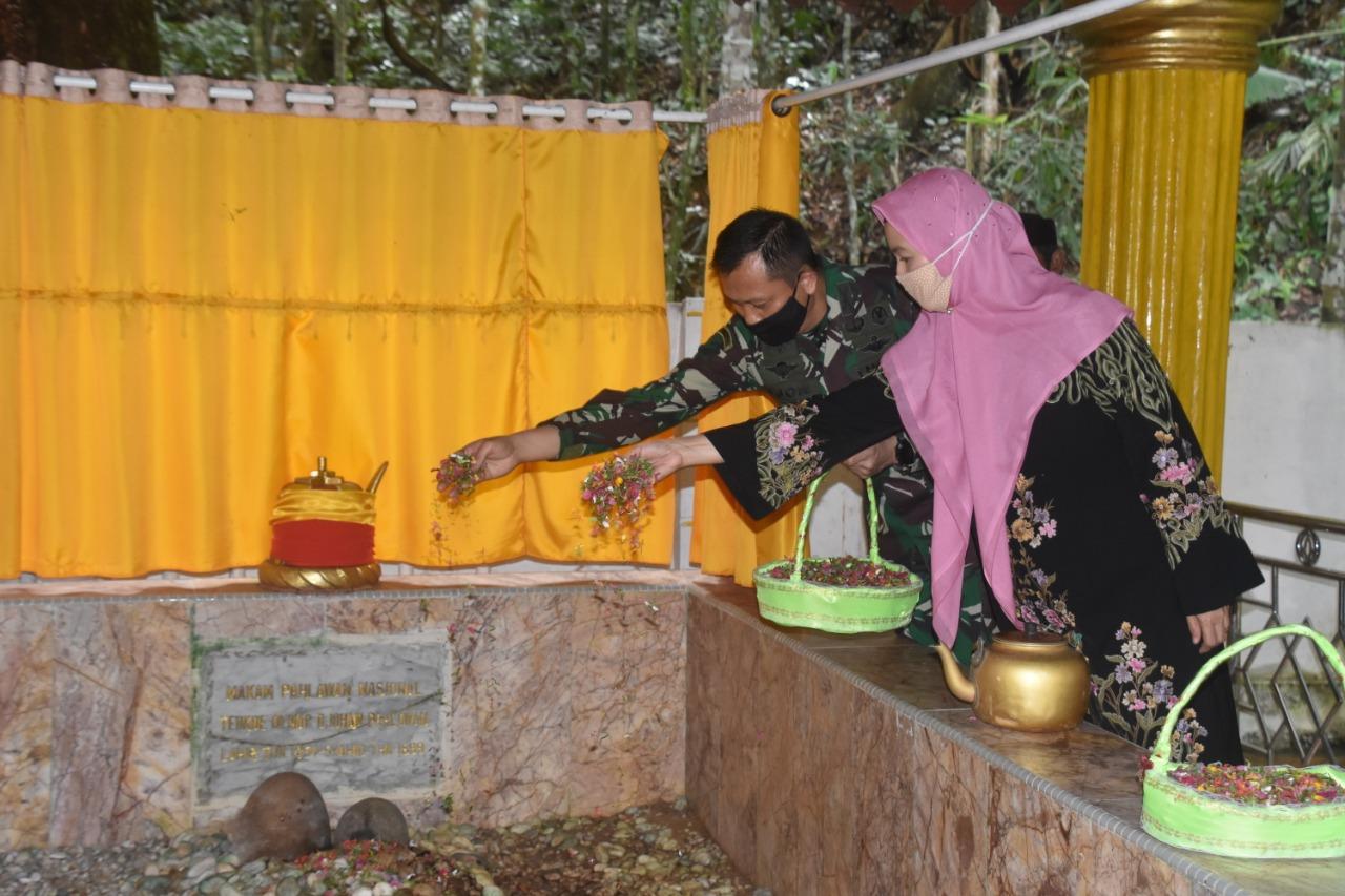 Danrem 012/TU Ziarah ke Makam Teuku Umar