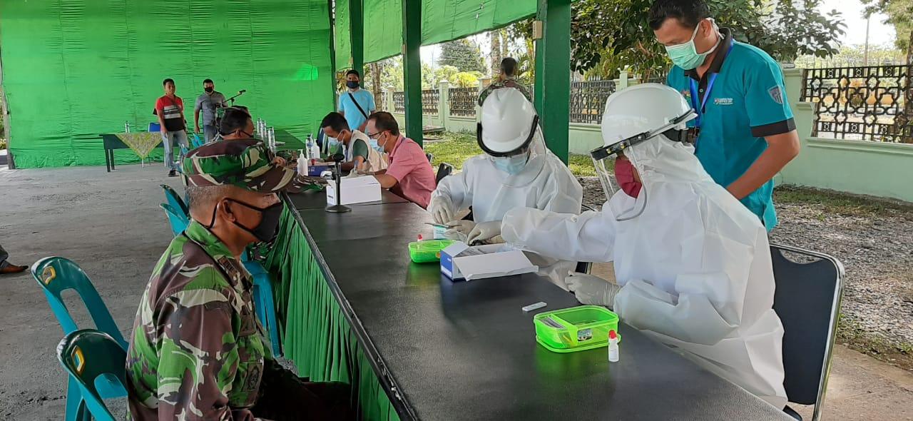 Pastikan Tidak Terpapar Covid 19 Prajurit Dan Persit Kodim 0116/Nagan Raya, Ikuti Pemeriksaan Rapid Test