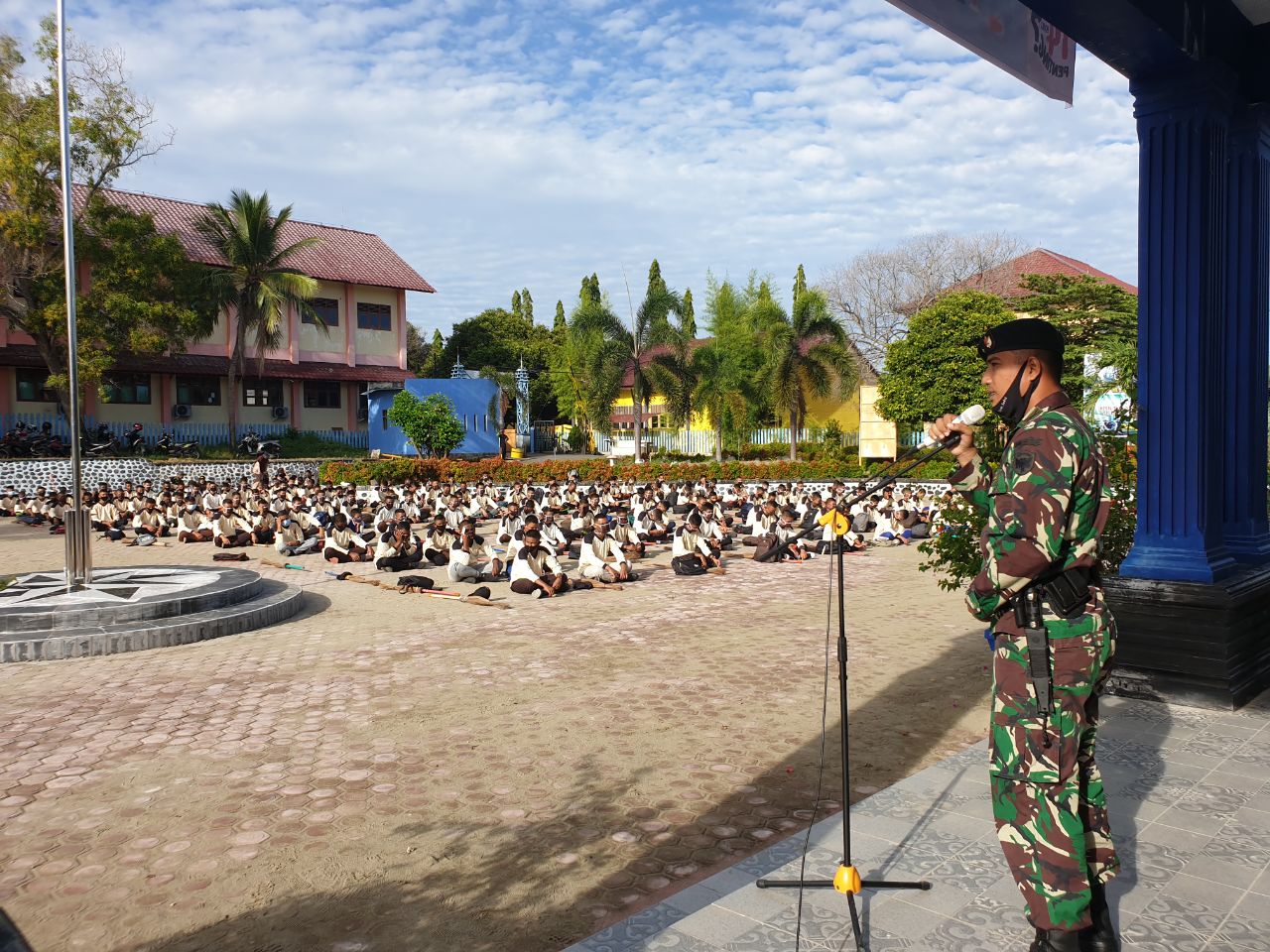 Wadanyonif RK 113/JS Membuka Masa Pengenalan Lingkungan Sekolah (MPLS) SMKN 1 Bireuen