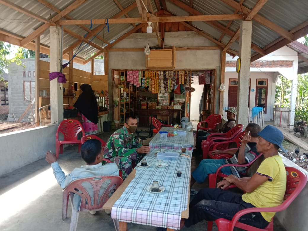 Babinsa Panga Himbau Warga Waspadai Gajah Liar