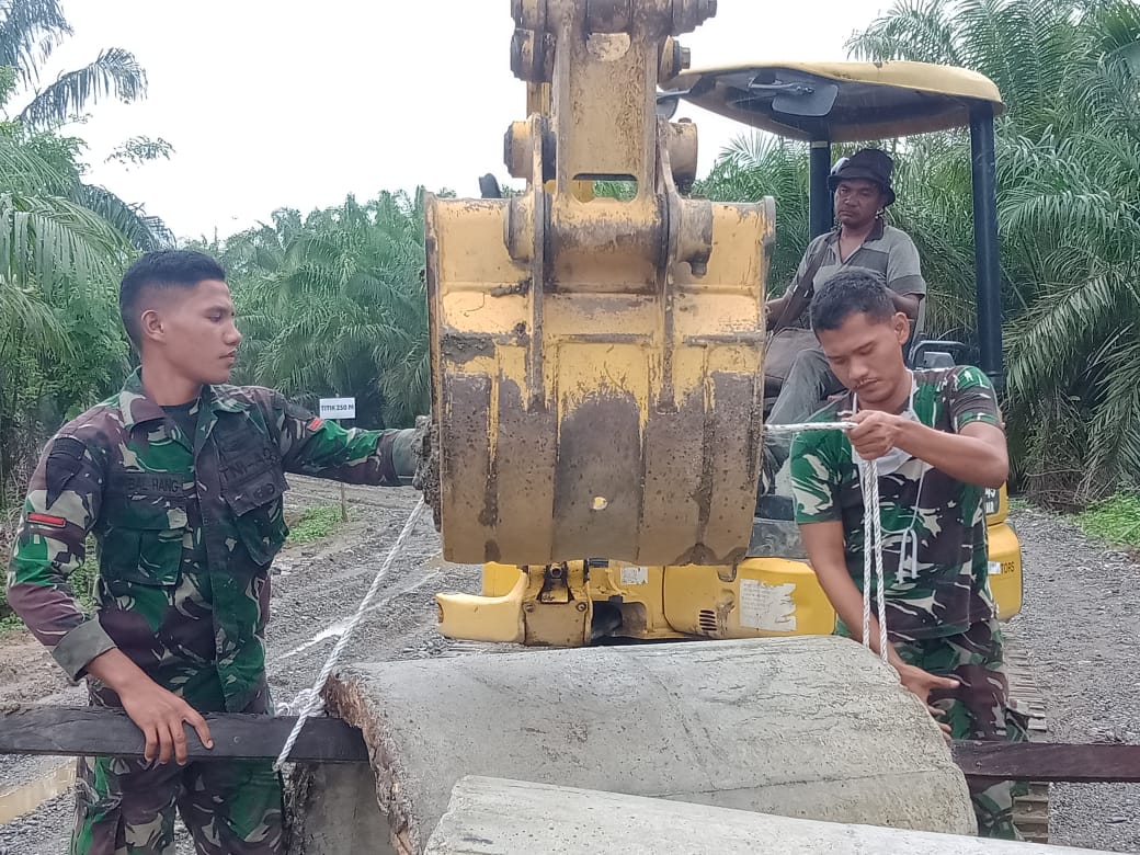 Satgas TMMD Kodim 0116/Nagan Raya Pasang Gorong Gorong mengantisipasi Banjir