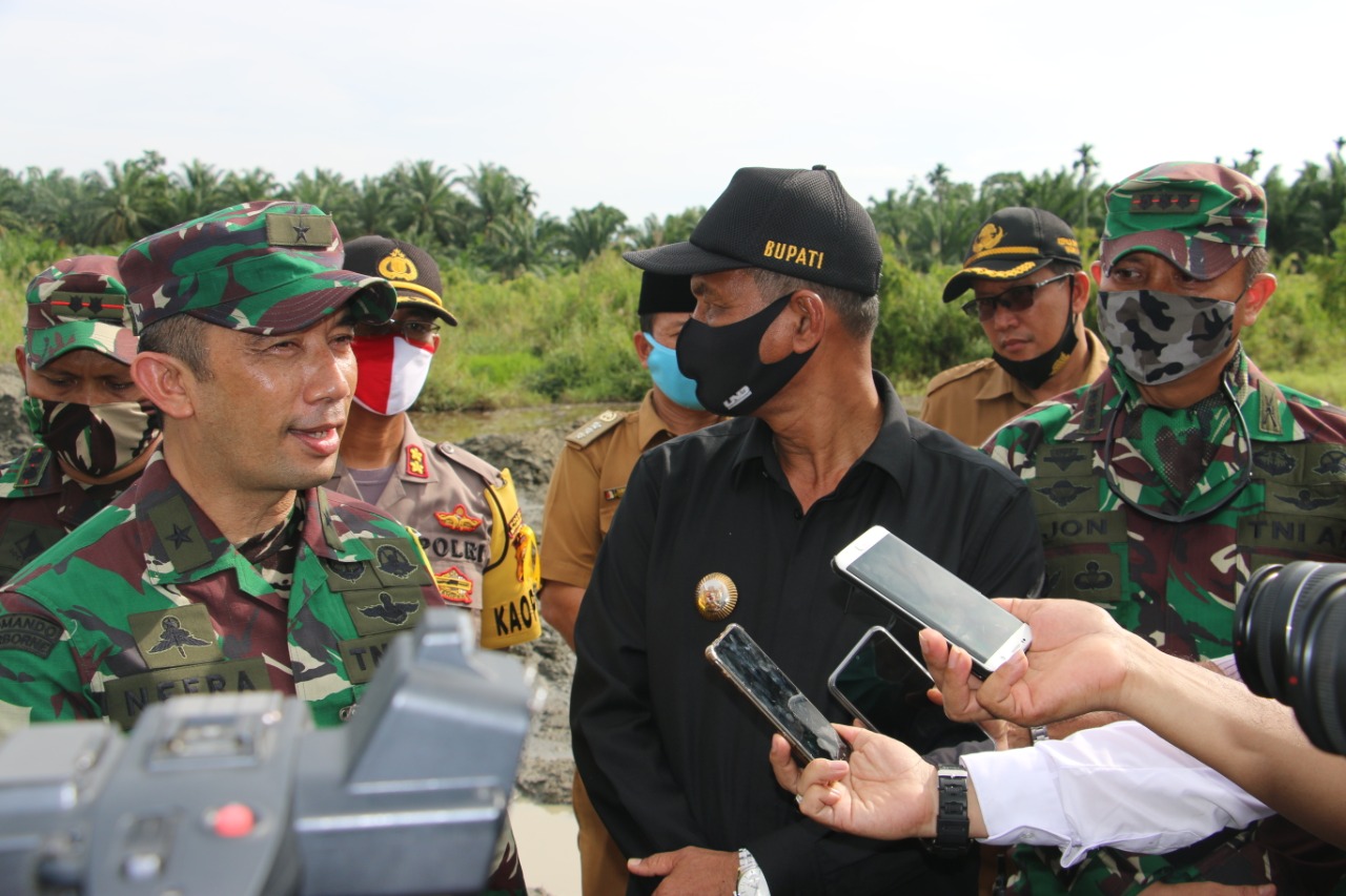 Kadispenad Ajak Mitra Media Ikuti LKJ TMMD Saat Wasev TMMD Kodim 0116/Nara