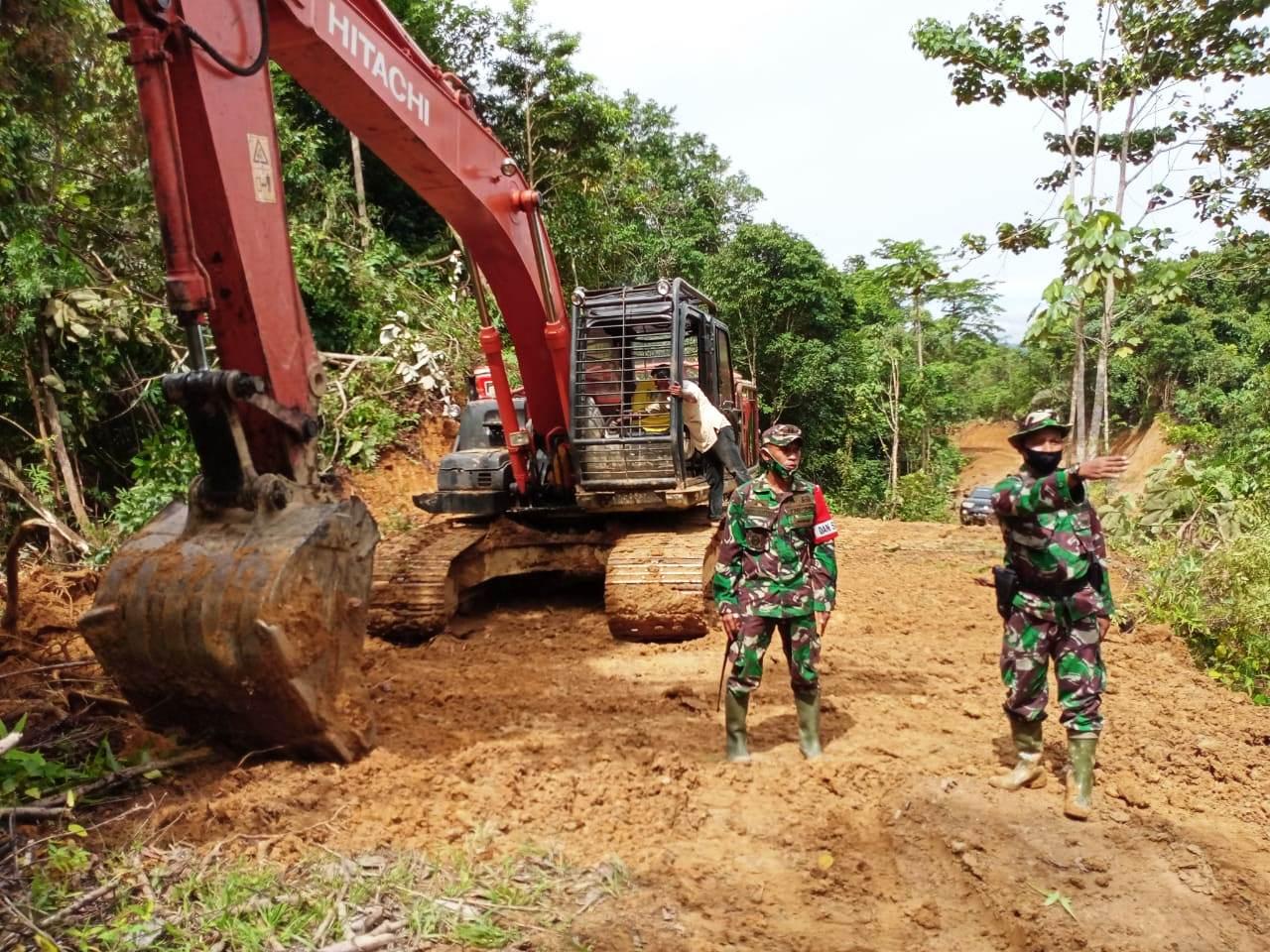 Dansatgas TMMD Kodim 0105/Abar, Tinjau Penerobosan Jalan Sampai 1800 Meter