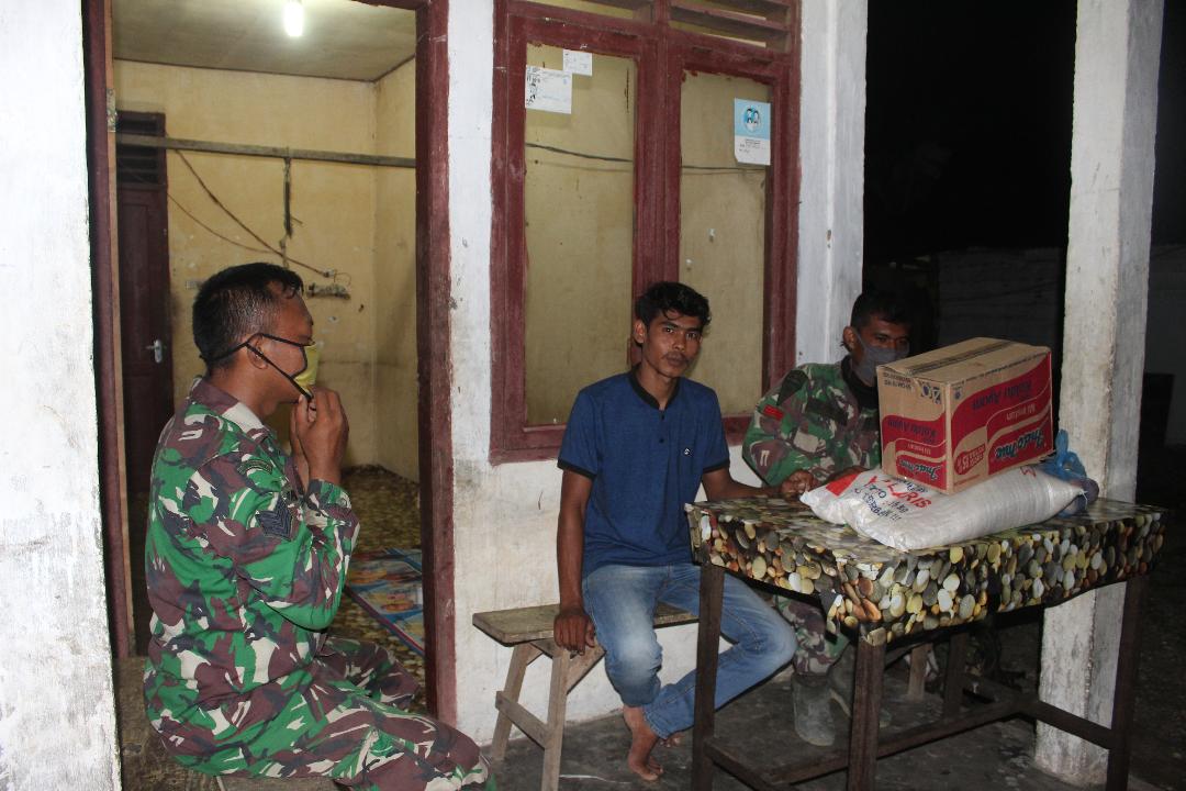 Satgas TMMD 108 Kodim Nagan Raya Anjangsan Kerumah Warga