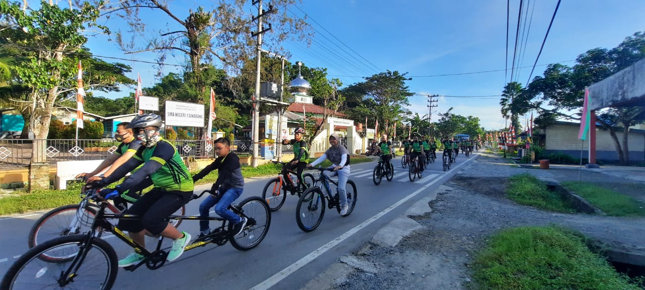 Jaga Kebugaran Fisik Komandan Kodim 0115/Simeulue Beserta Jajaran Melaksanakan Gowes Sepeda Santai Bersama