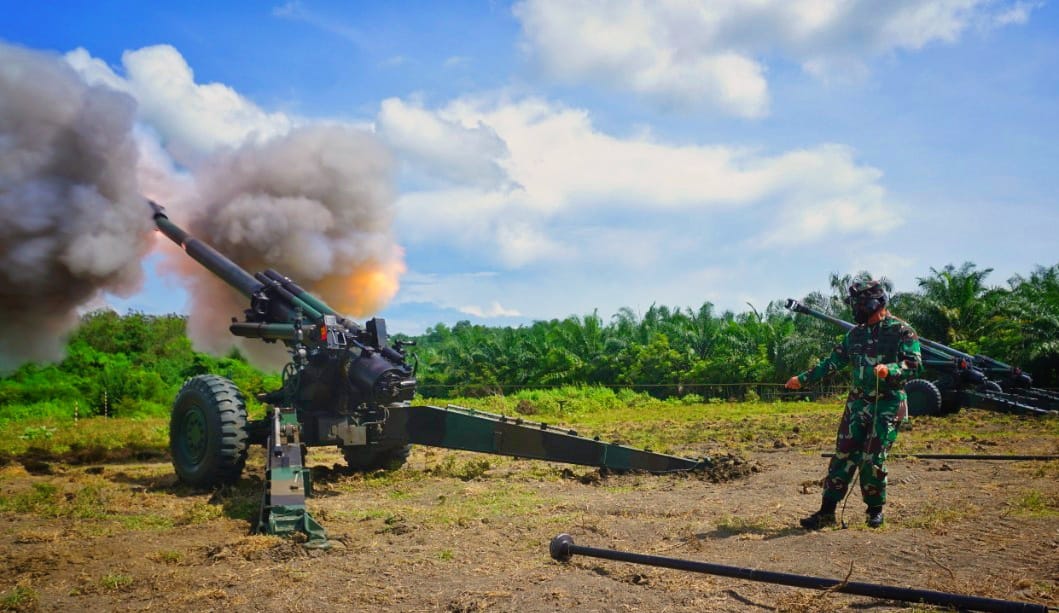Garang, Pangdam IM Menembak Meriam 155 MM