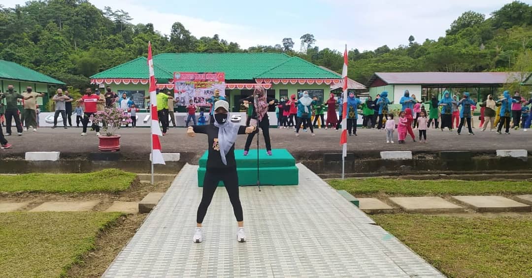Meriahkan HUT RI ke-75, Kodim 0115/Simeulue Gelar Senam bersama dan Perlombaan dengan Keluarga Besar Anggota Kodim