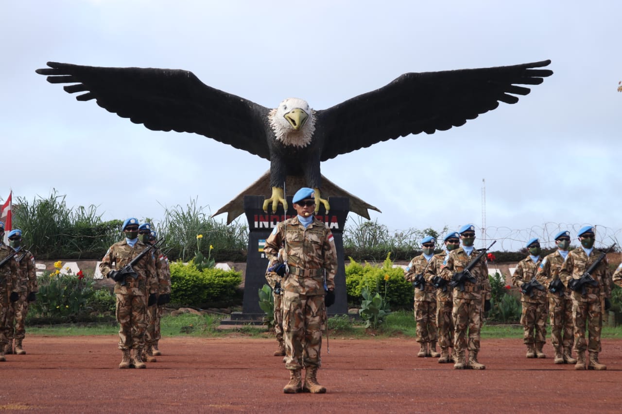 Ratusan Prajurit TNI Gelar Upacara HUT Kemerdekaan RI Ke-75 di Afrika Tengah