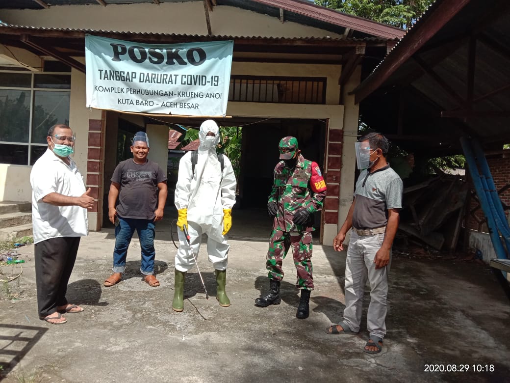 Babinsa Kodim 0101/BS Membatu Satgas Covid-19 dengan Contact Tracking