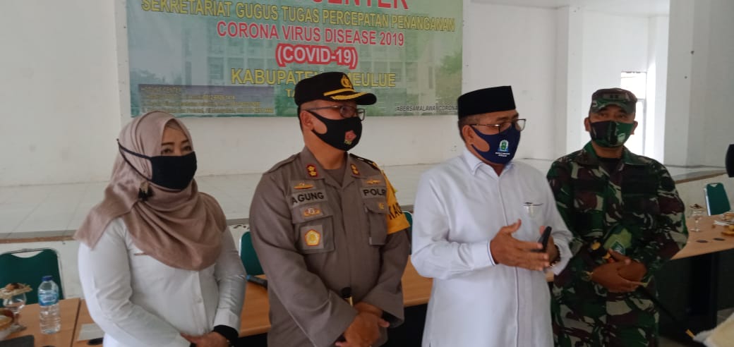 Dandim 0115/Simeulue bersama Bupati Simeulue melaksanakan sosialisasi sesuai instruksi presiden nomor 6 tahun 2020