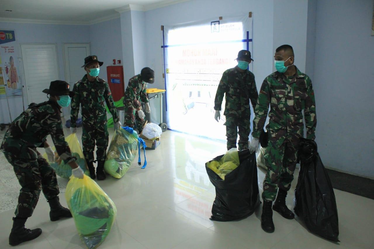 Bersihkan Area Rumah Sakit Umum Yulidin Away (RSYA) Tapaktuan, TNI/Polri dan Dinas Terkait, Siap Dukung Pemda Dalam Penangan Covid-19