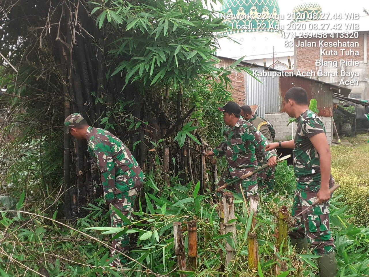 Personel Kodim 0110/Abdya Menggelar Kegiatan Korve Umum Diseputaran Asrama