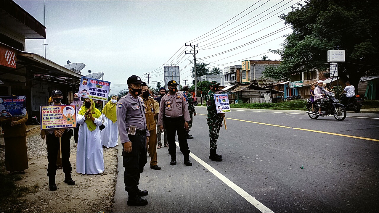 Tiga Pilar Peureulak Timur Bersinergi Berikan Sosialisasi Prokes