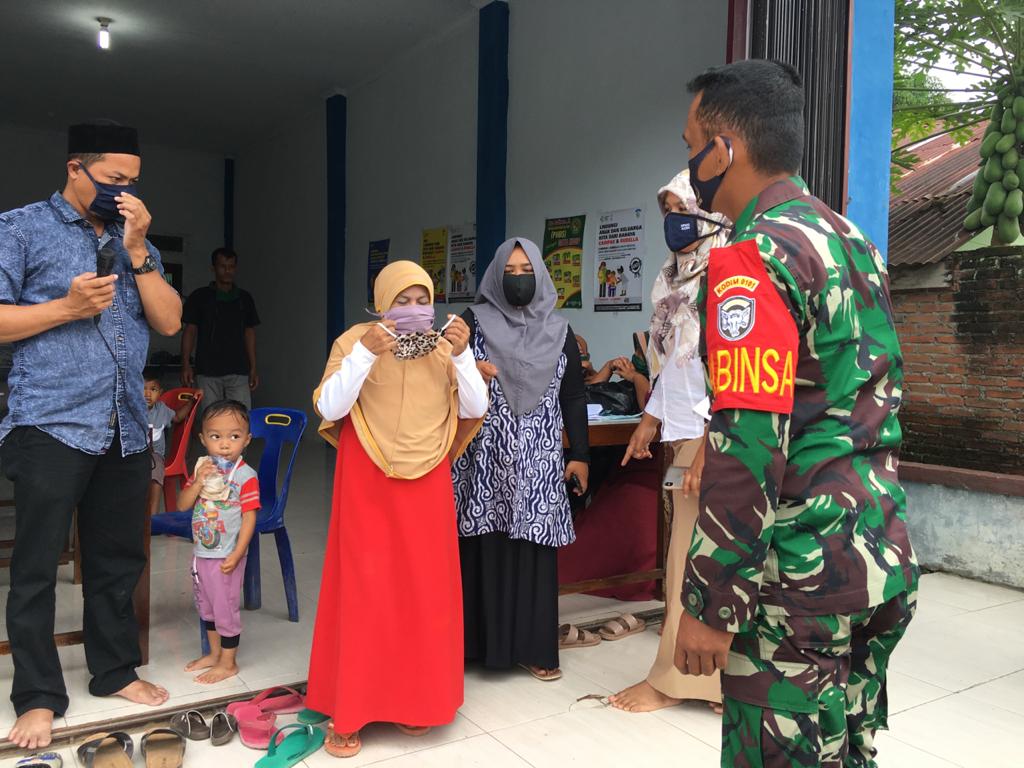 Babinsa Koramil 01 /Seulimeum Menjalin Hubungan Dengan Warganya